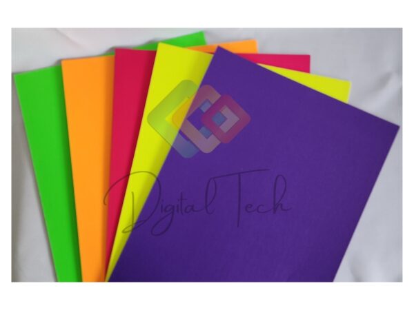 O Papel Neon é ideal para trabalhos manuais como cartões, convites, etiquetas, envelopes, capas e trabalhos escolares. Papel de excelente qualidade, dando beleza e perfeição aos seus trabalhos que ficarão incríveis, com cores super vibrantes e alegres.